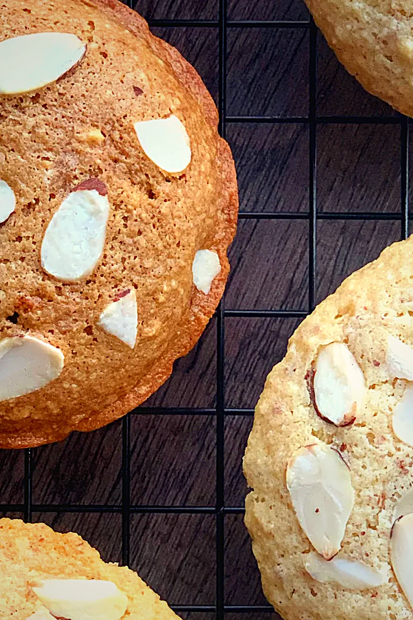 Almond cookies
